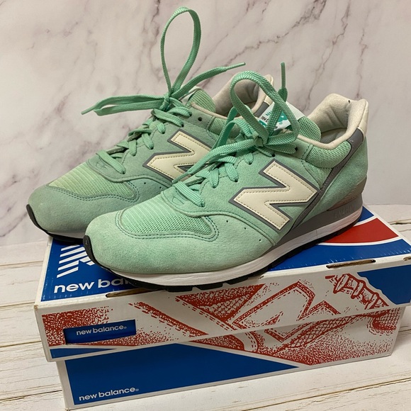 New Balance 996 Mint Green Runners - Picture 1 of 4